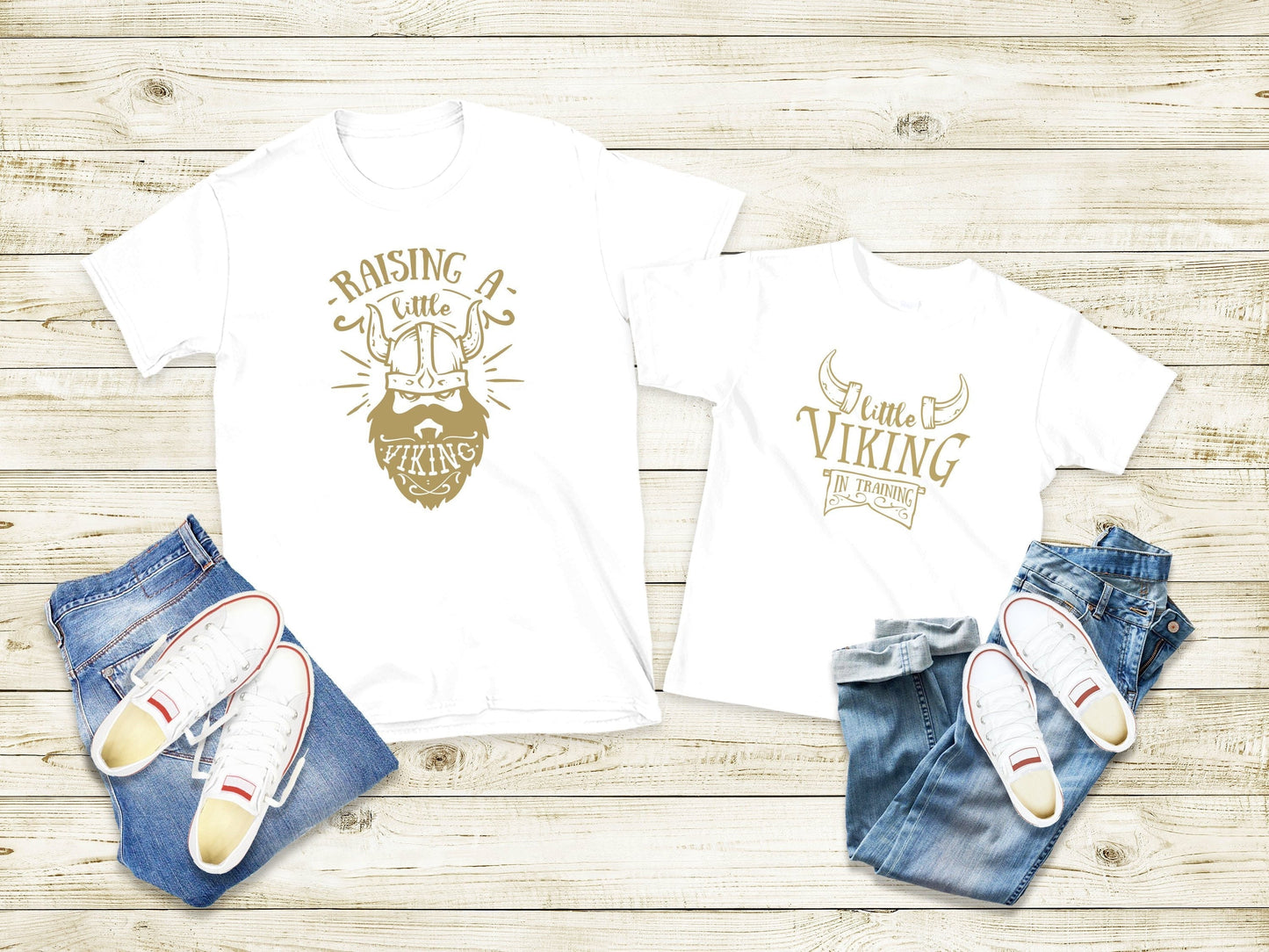 Duo T-Shirt Père Fils Assorti Raising a little viking, Ensemble Tee-Shirt AdulteEnfant Personnalisé, Idée cadeau papa