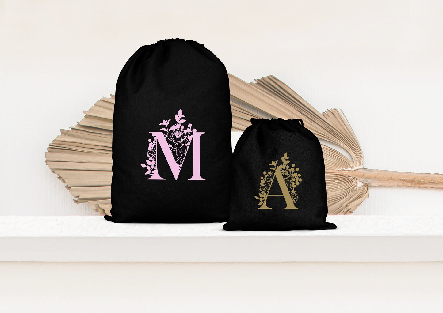 Pochon Monogramme Florale, pochette initiale personnalisée, Idée cadeau maman personnalisé