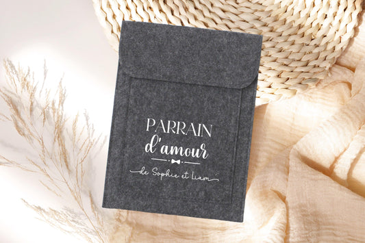 Housse personnalisé en feutrine, Cadeau parrain, Housse tablette, Pochette à livre