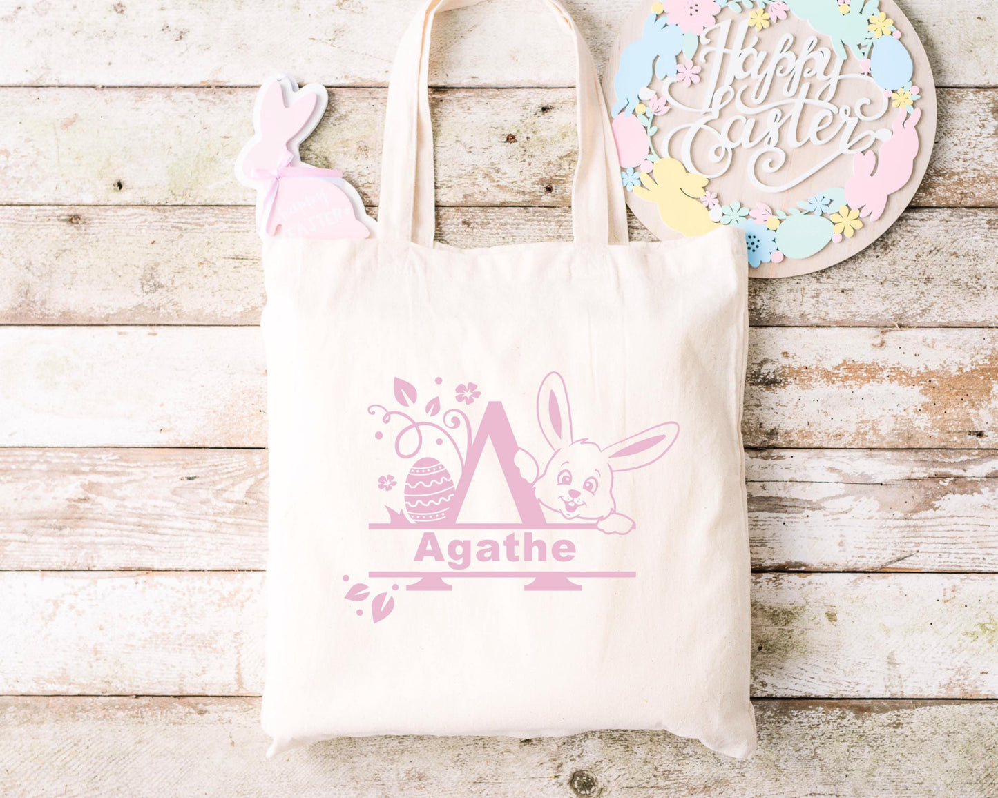 Tote bag Pâques personnalisé lapin bleu et carotte, sac chasse aux œufs en jute naturel avec prénom - Collection Pâques Mahelia Design