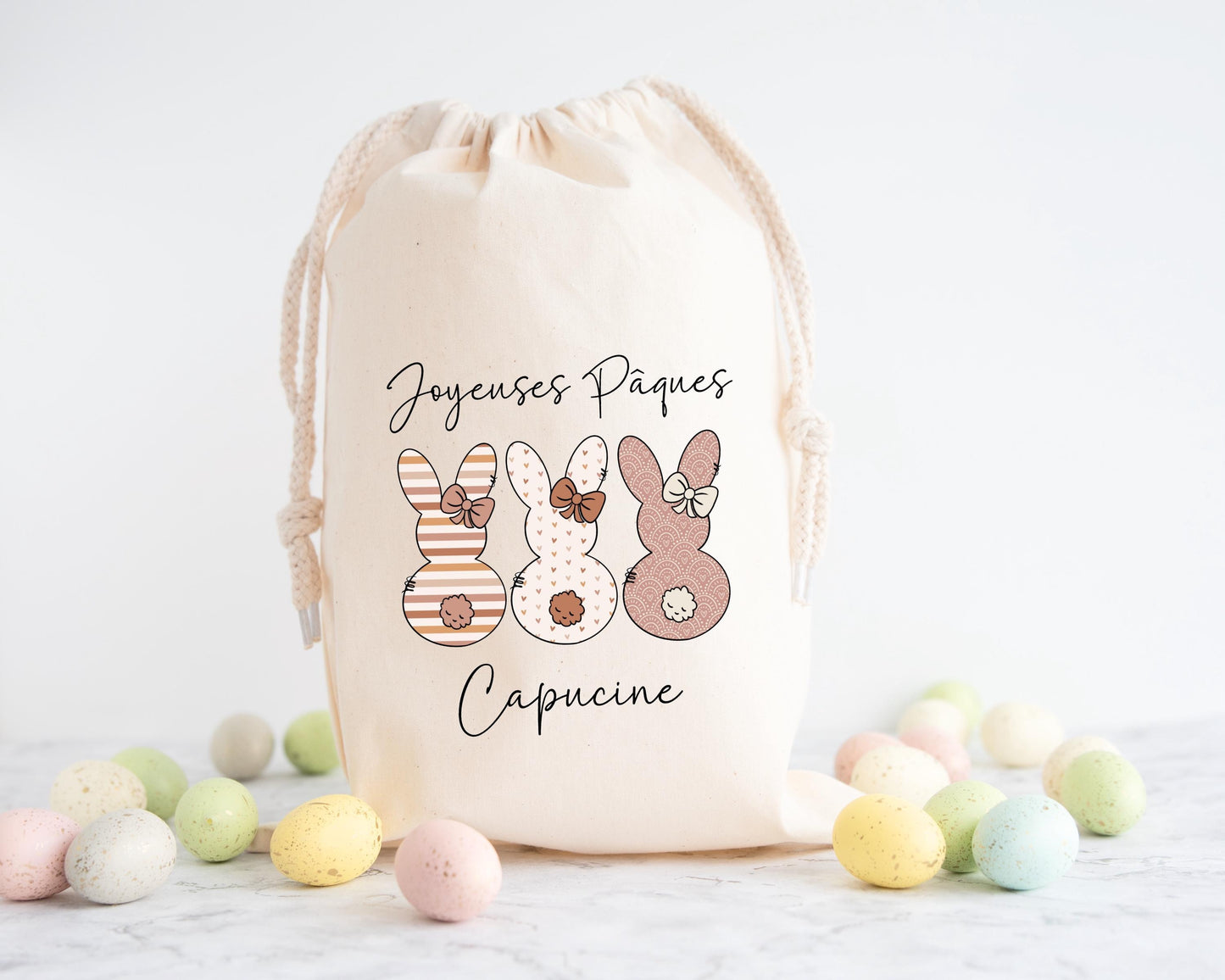 Pochon de Pâques personnalisé lapin et arc-en-ciel, petit sac cadeau en coton avec prénom - Collection Pâques 2025 Mahelia Design