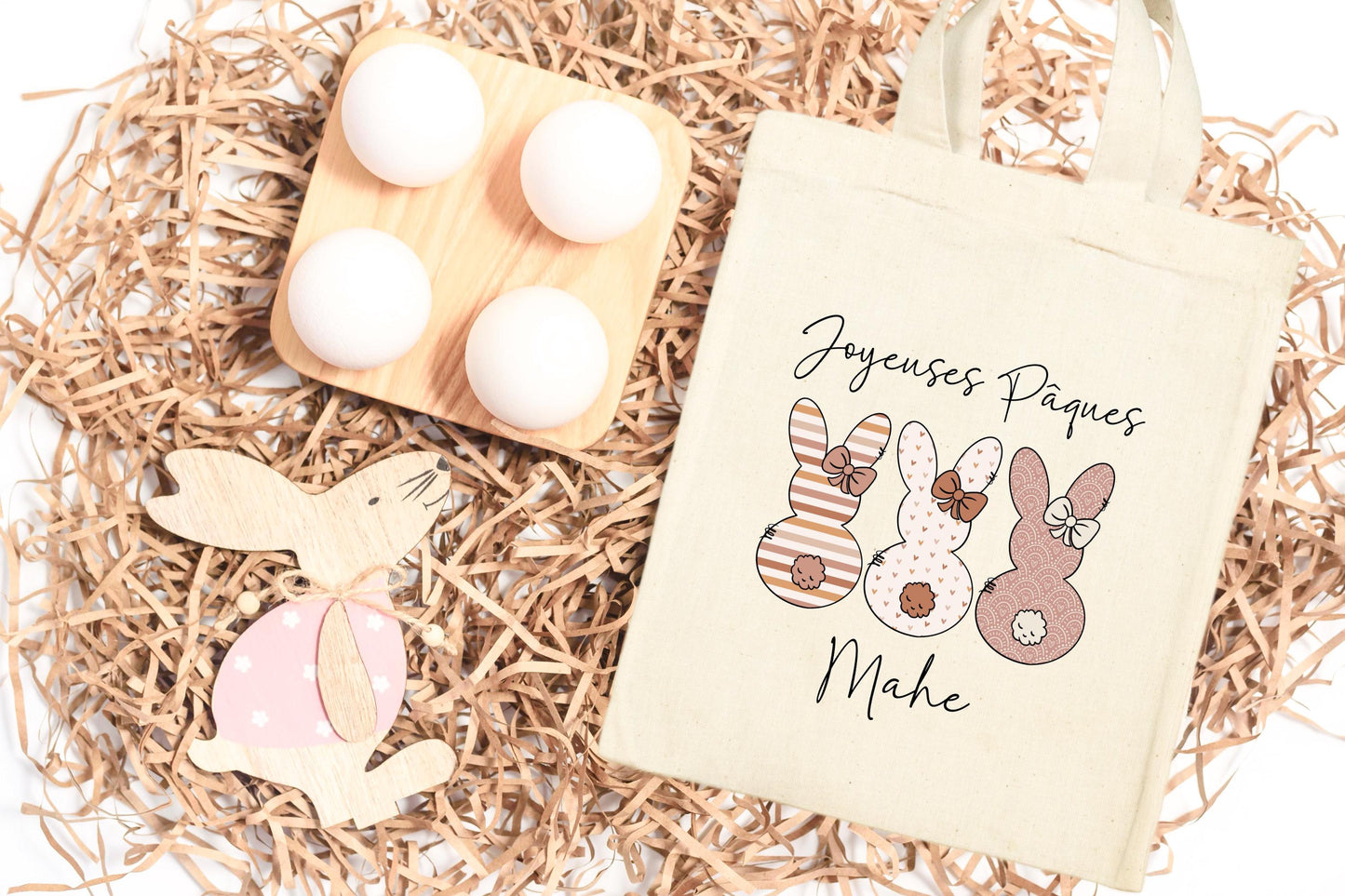 Tote bag Pâques personnalisé motif lapin et arc-en-ciel, sac chasse aux œufs en jute naturel avec prénom - Collection Pâques 2025 Mahelia Design