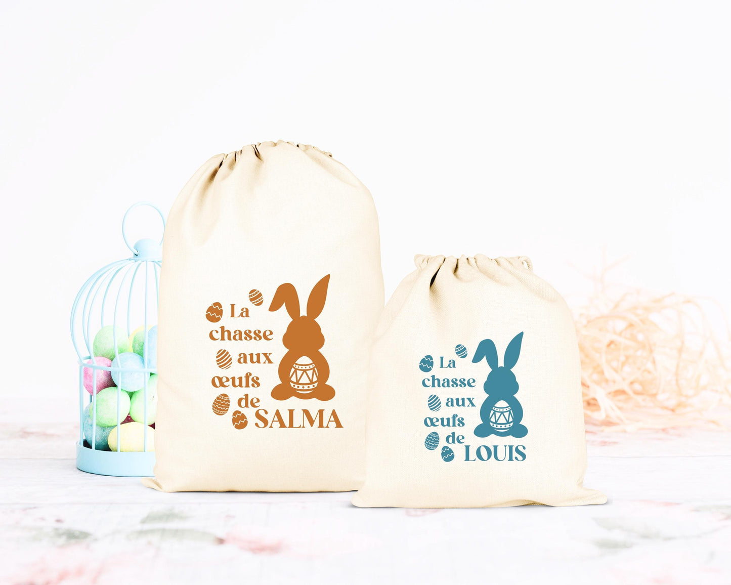 Pochon de Pâques personnalisé lapins et œufs pastels, petit sac cadeau en coton avec prénom - Collection Pâques Mahelia Design