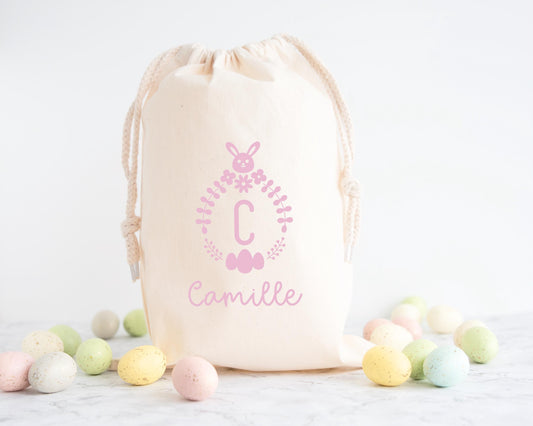 Pochon de Pâques personnalisé lapin et fleurs printanières, petit sac cadeau en coton avec prénom - Collection Pâques Mahelia Design