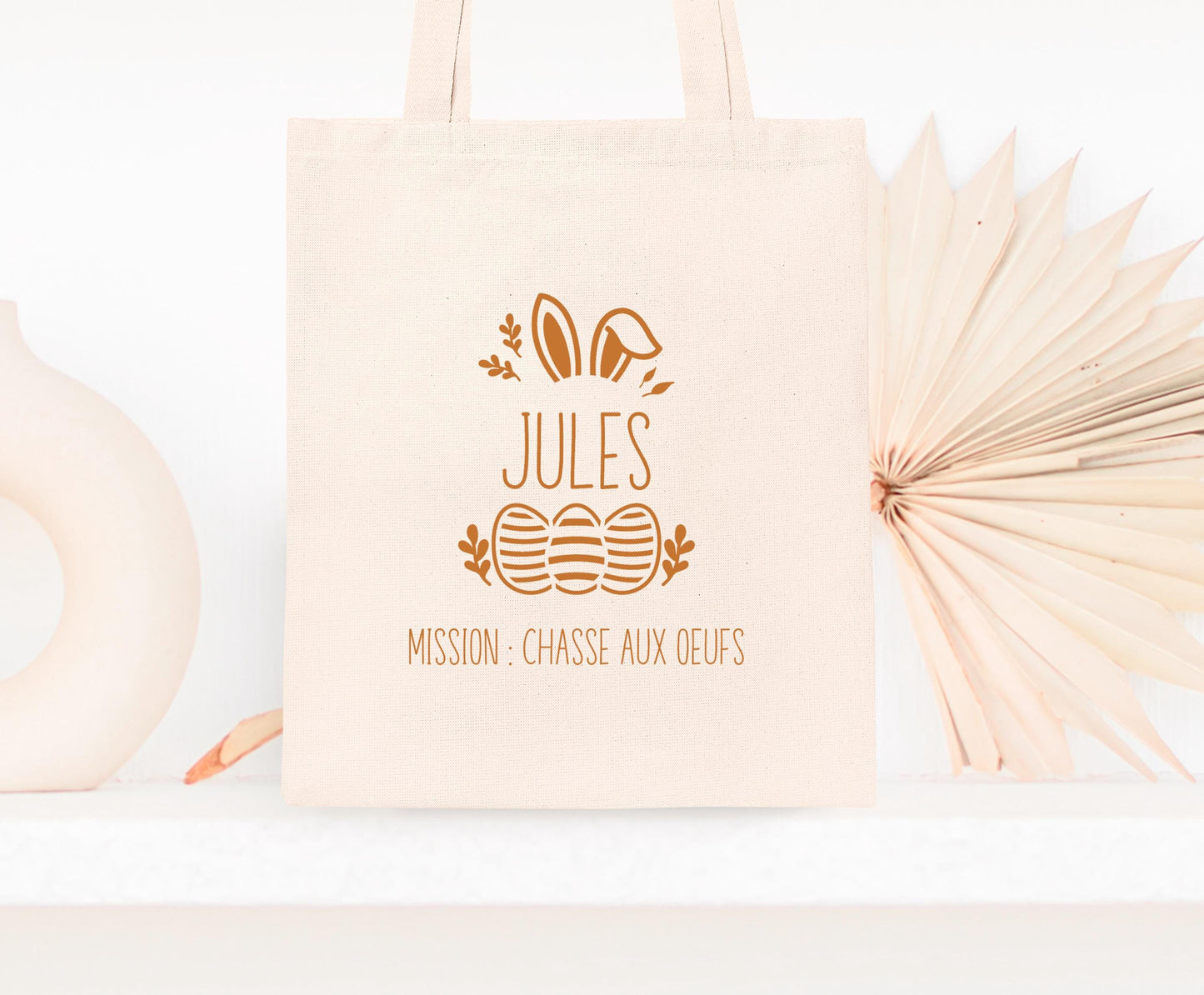 Mini tote bag Pâques personnalisé lapin avec œufs colorés, petit sac chasse aux œufs enfant jute naturel - Collection Pâques Mahelia Design