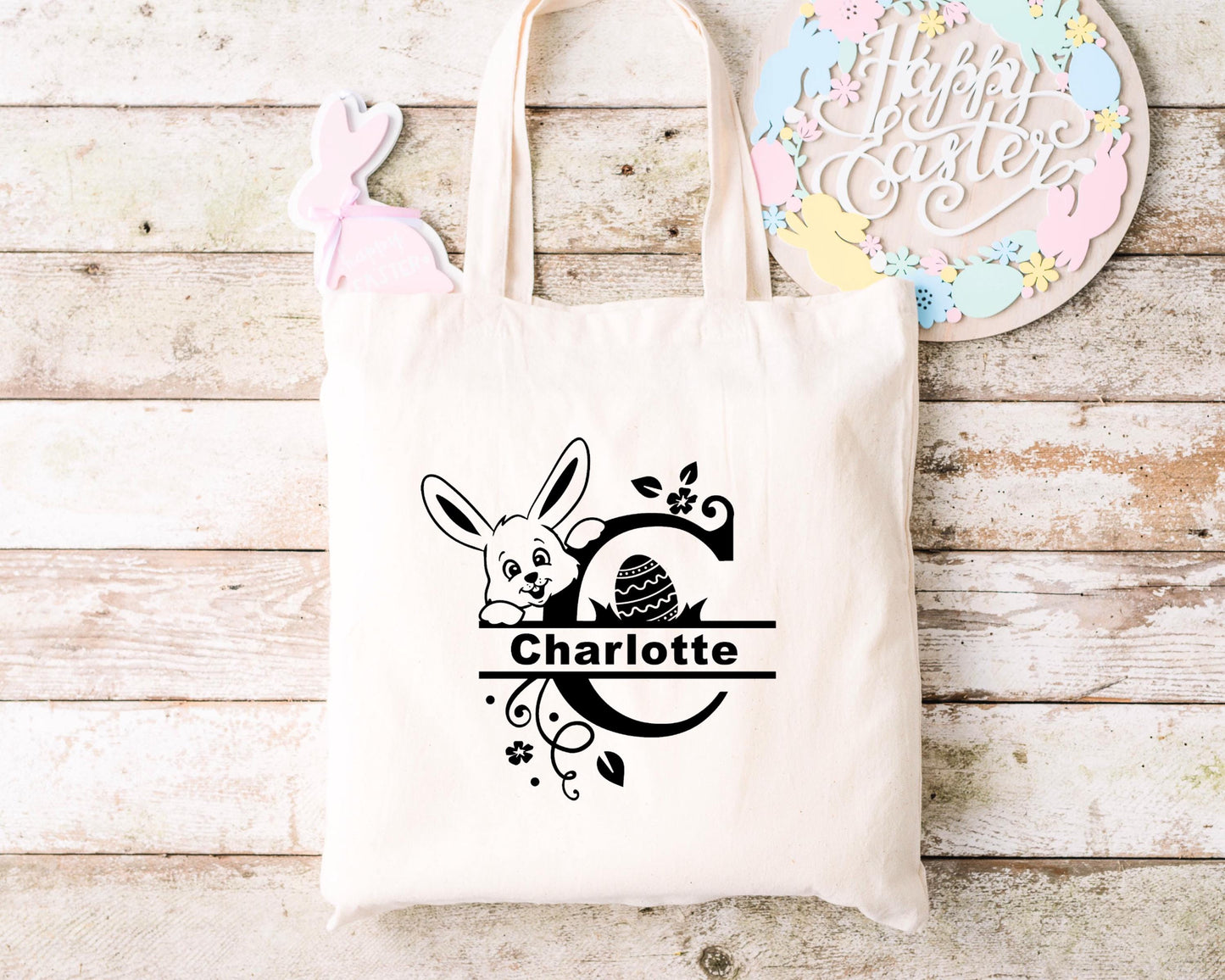 Tote bag Pâques personnalisé lapin bleu et carotte, sac chasse aux œufs en jute naturel avec prénom - Collection Pâques Mahelia Design