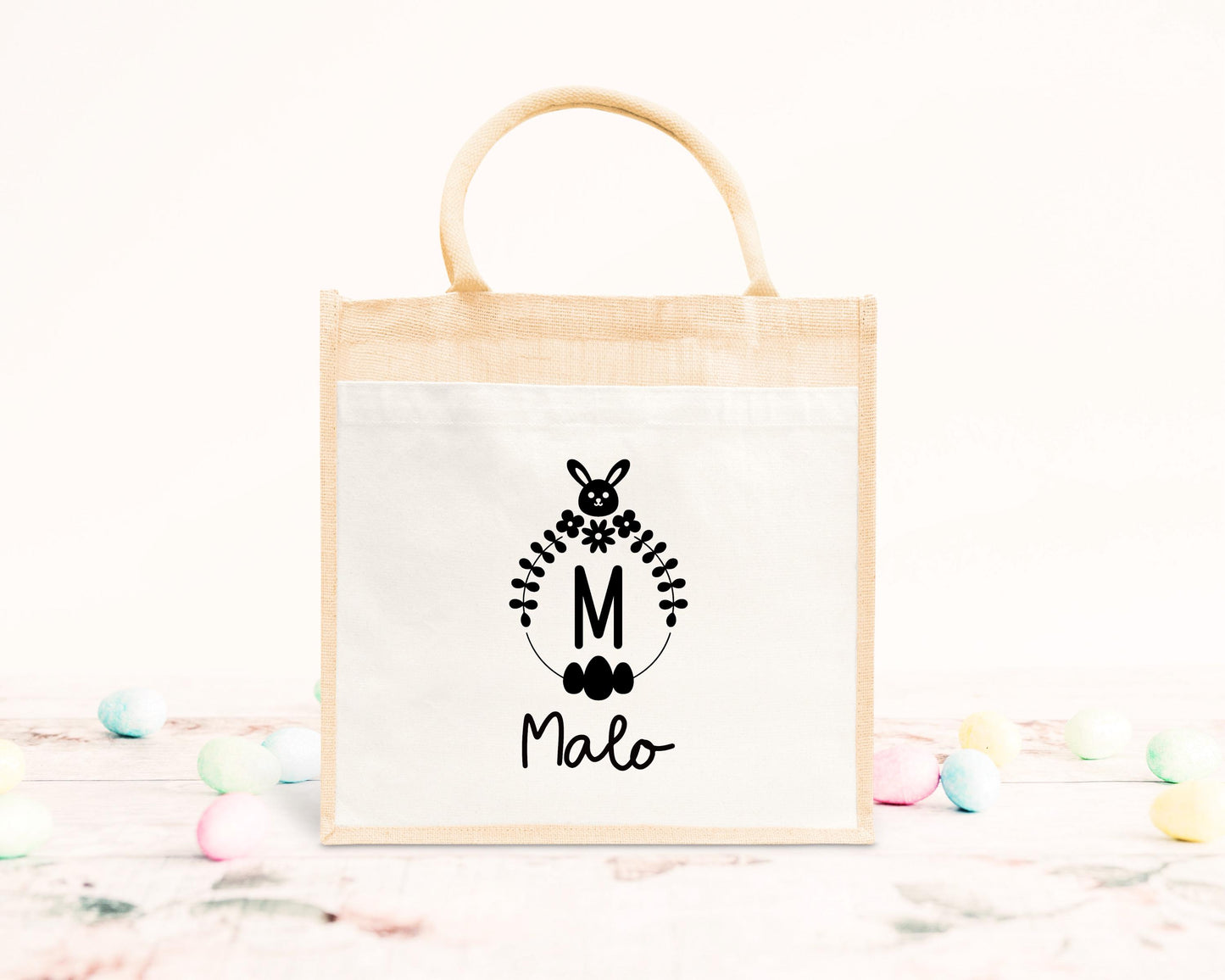 Cabas Pâques personnalisé motif lapin et fleurs printanières, grand sac chasse aux œufs en jute naturel enfant - Collection Pâques Mahelia Design