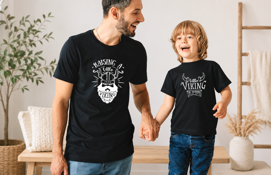T-Shirts Assortis Papa Fils Viking, Raising A Little Viking, Duo Père Fils, Cadeau Papa, Fête des Pères