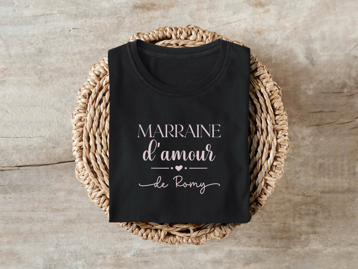 T-shirt Marraine d’amour personnalisé – Prénom filleul(e) – Cadeau marraine – Baptême – T-shirt femme – Anniversaire