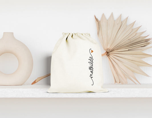 Pochon personnalisé prénom avec petit cœur – Sac cadeau – Rangement – Cadeau personnalisé