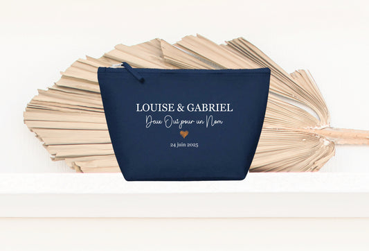 Trousse mariage personnalisée prénoms & date – "Deux oui pour un nom" – Cadeau mariage – Couple