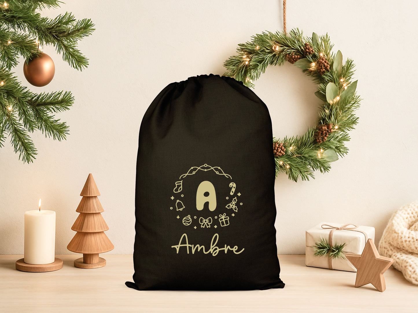 Pochon Noël Personnalisé Initiale Prénom | Hotte Père Noël Couronne Motifs Festifs | Sac Cadeau Coton Réutilisable | 5 Tailles