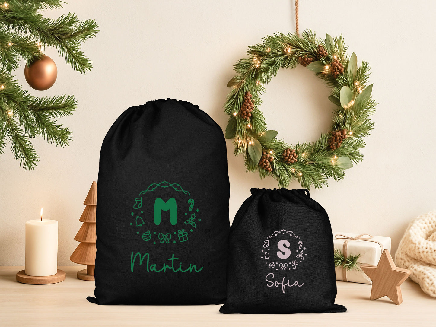 Pochon Noël Personnalisé Initiale Prénom | Hotte Père Noël Couronne Motifs Festifs | Sac Cadeau Coton Réutilisable | 5 Tailles