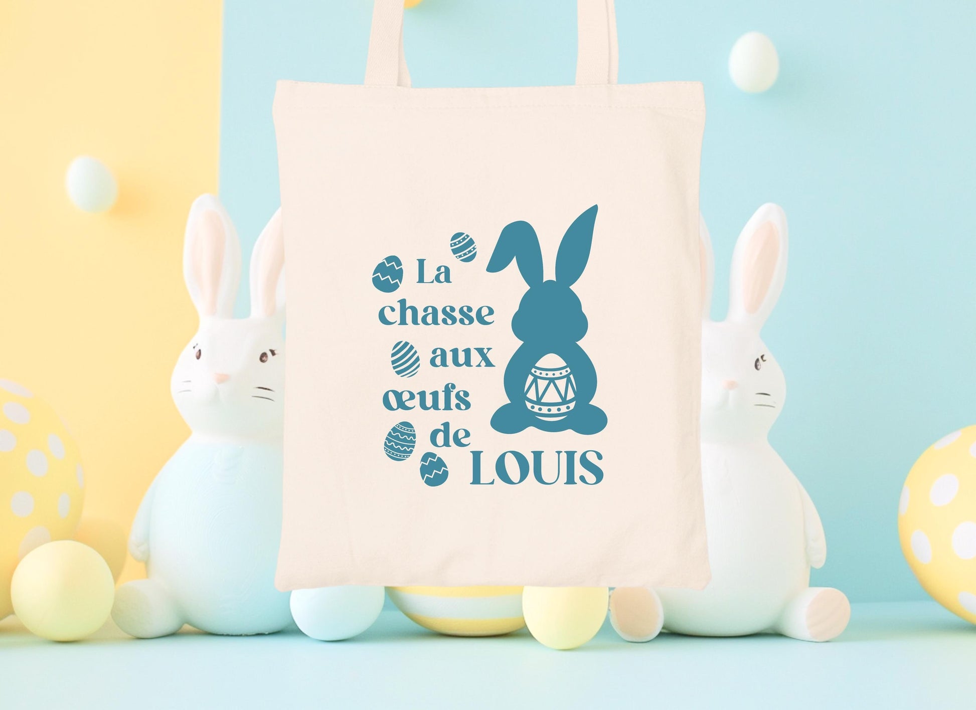 Mini tote bag Pâques personnalisé lapins et œufs pastels, petit sac chasse aux œufs en jute naturel avec prénom - Collection Pâques Mahelia Design