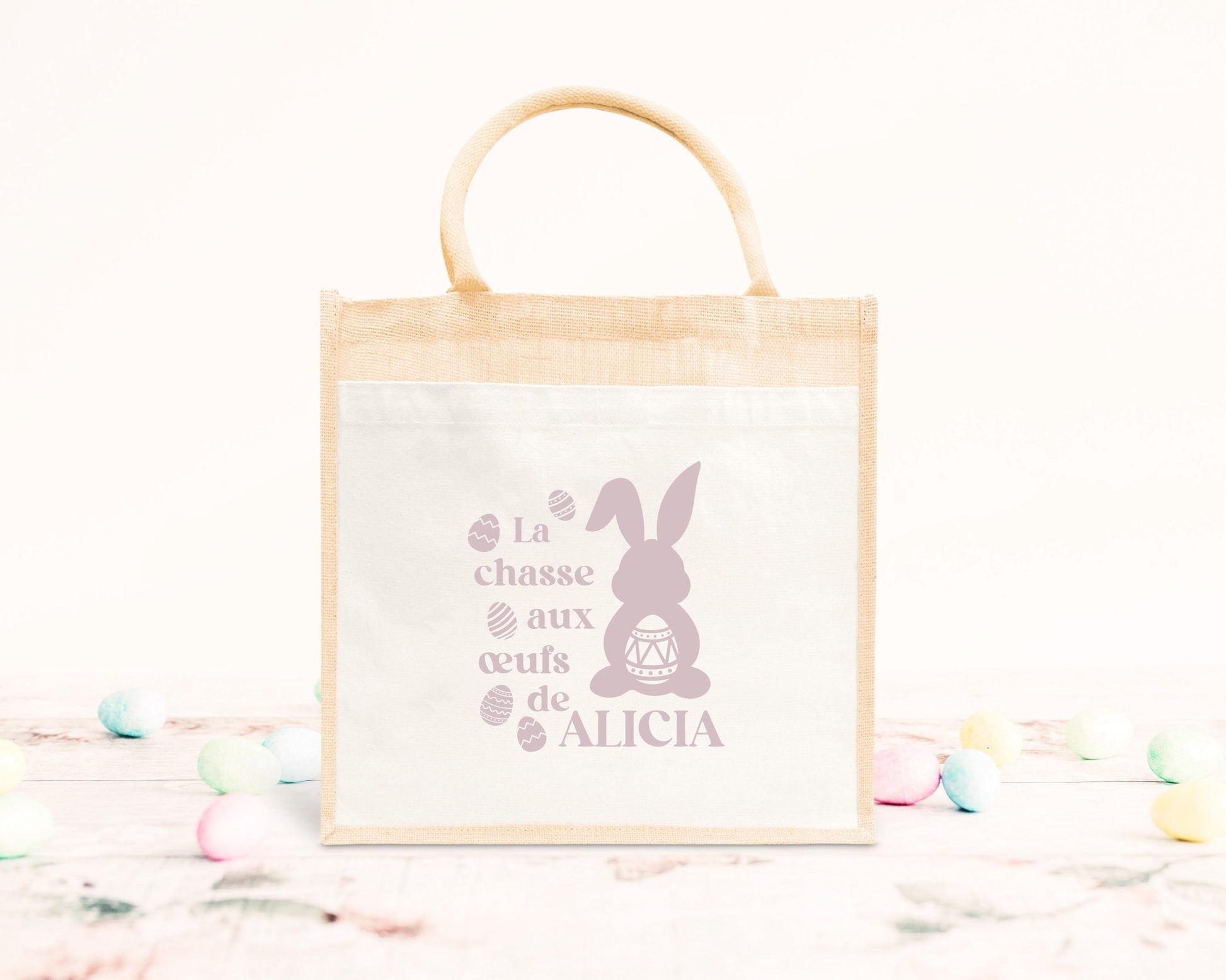 Cabas Pâques personnalisé motif lapins et œufs pastels, grand sac chasse aux œufs en jute naturel enfant - Collection Pâques Mahelia Design