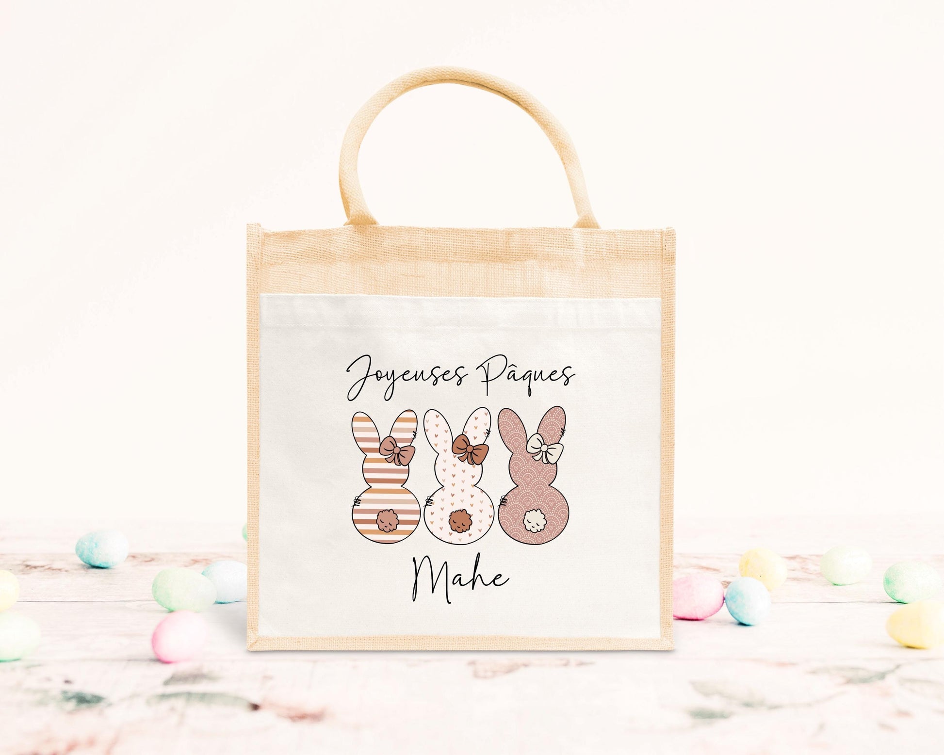 Cabas Pâques personnalisé motif lapin et arc-en-ciel, grand sac chasse aux œufs en jute naturel enfant - Collection Pâques 2025 Mahelia Design