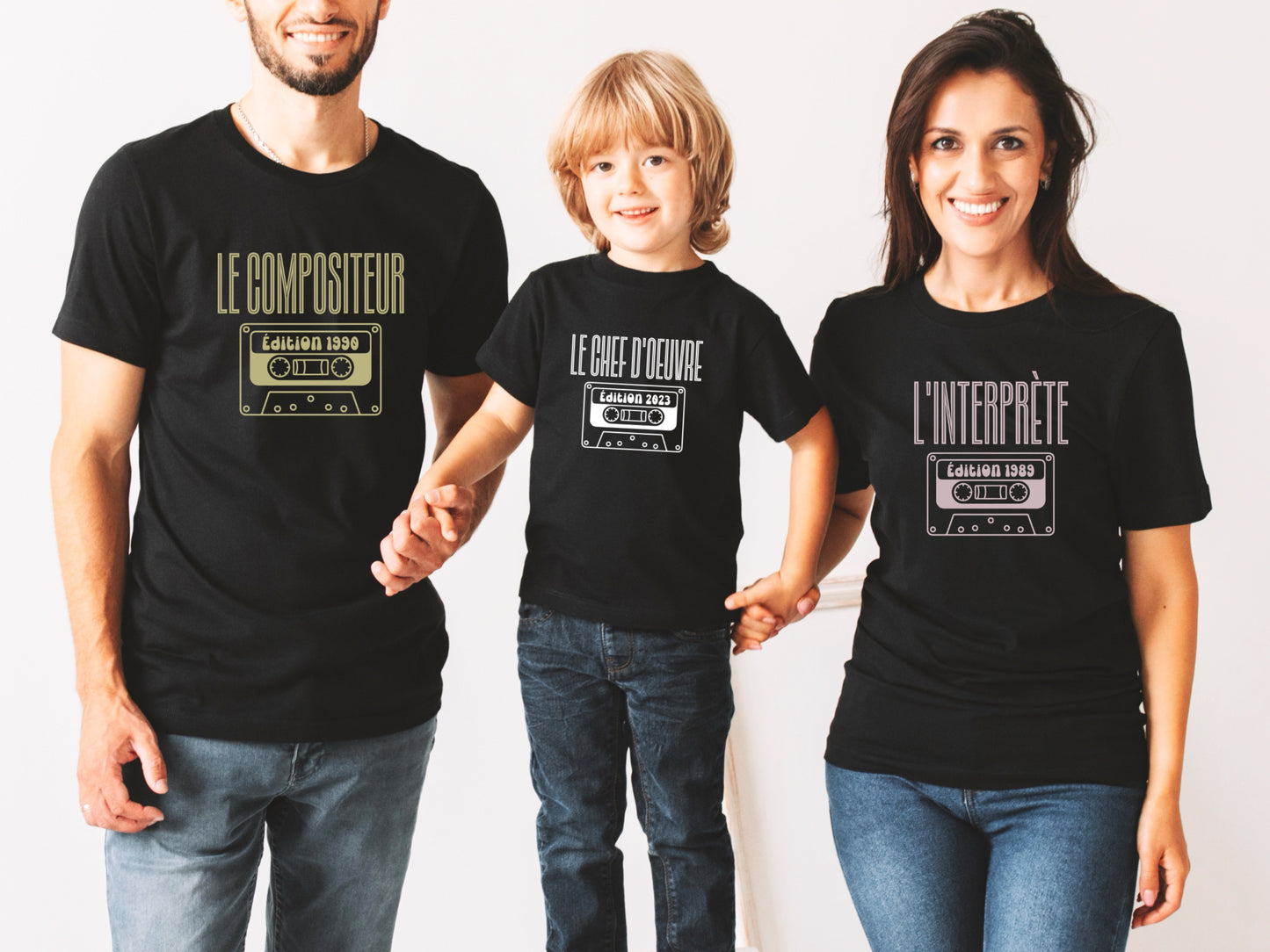 T-shirt Famille Assorti Personnalisé, Le Compositeur L'Interprète Le Chef d'Œuvre, Cadeau Papa Maman Enfant, Année Naissance